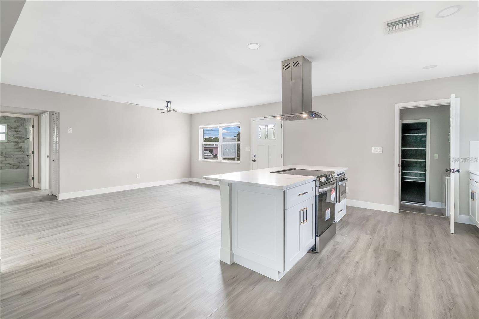 BLOSSOM LAKE VILLAGE SEC 2 - Residential Lease