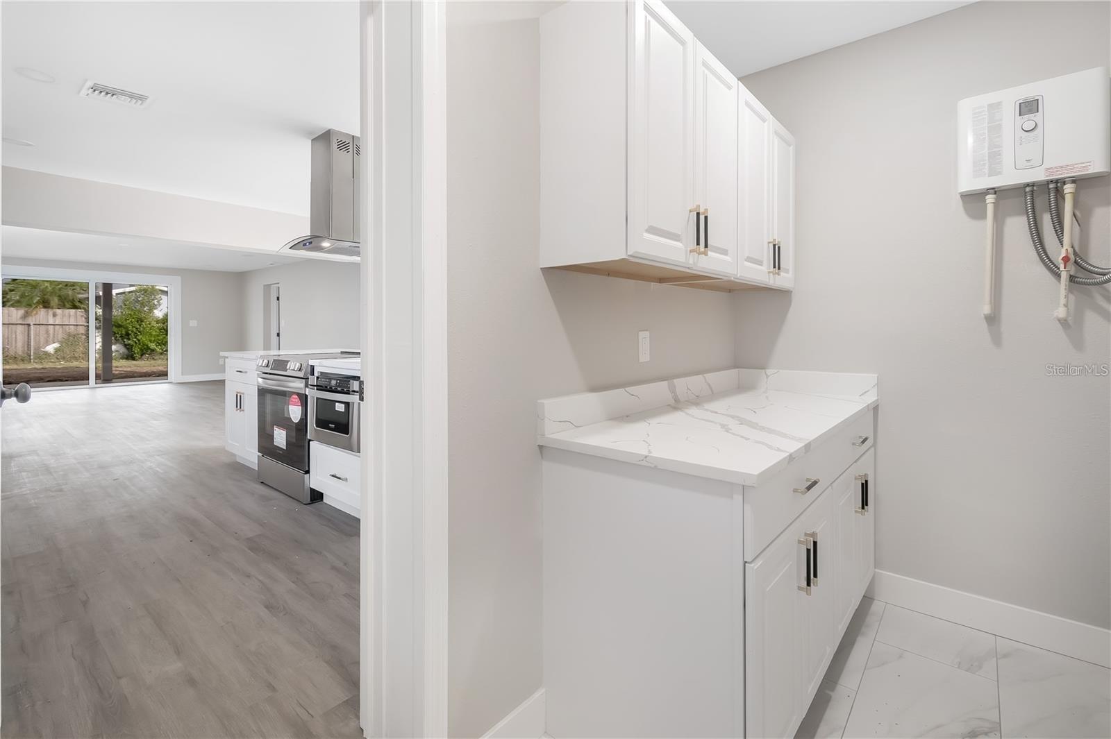 BLOSSOM LAKE VILLAGE SEC 2 - Residential Lease
