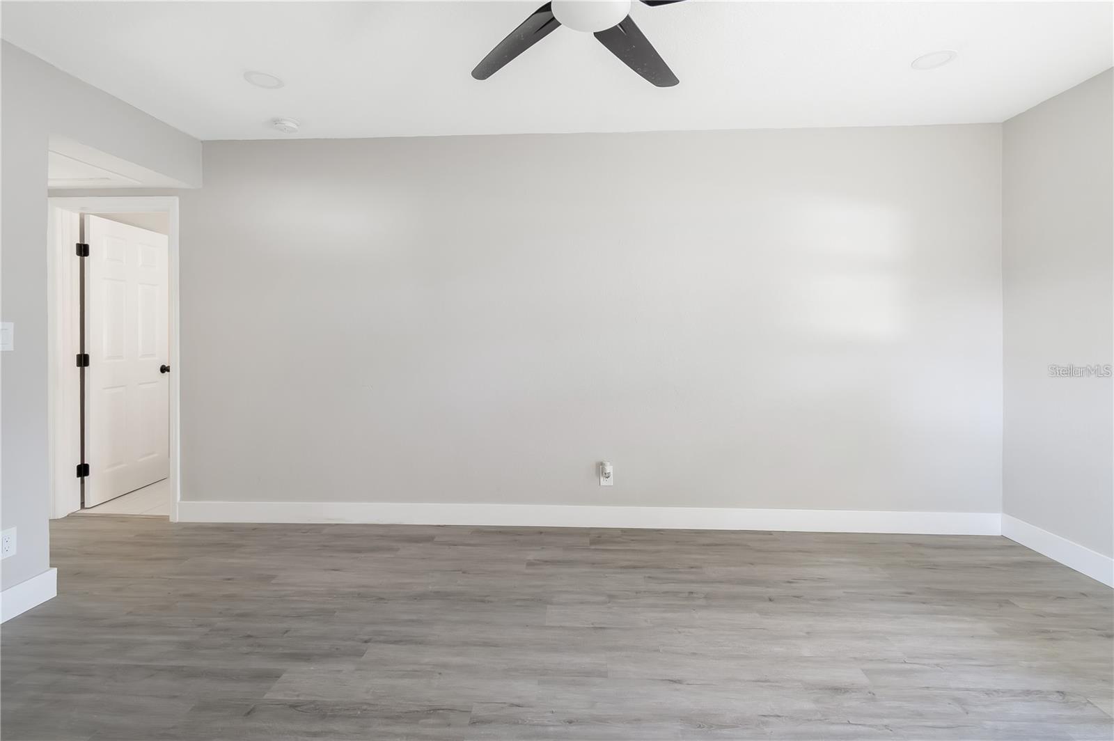 BLOSSOM LAKE VILLAGE SEC 2 - Residential Lease