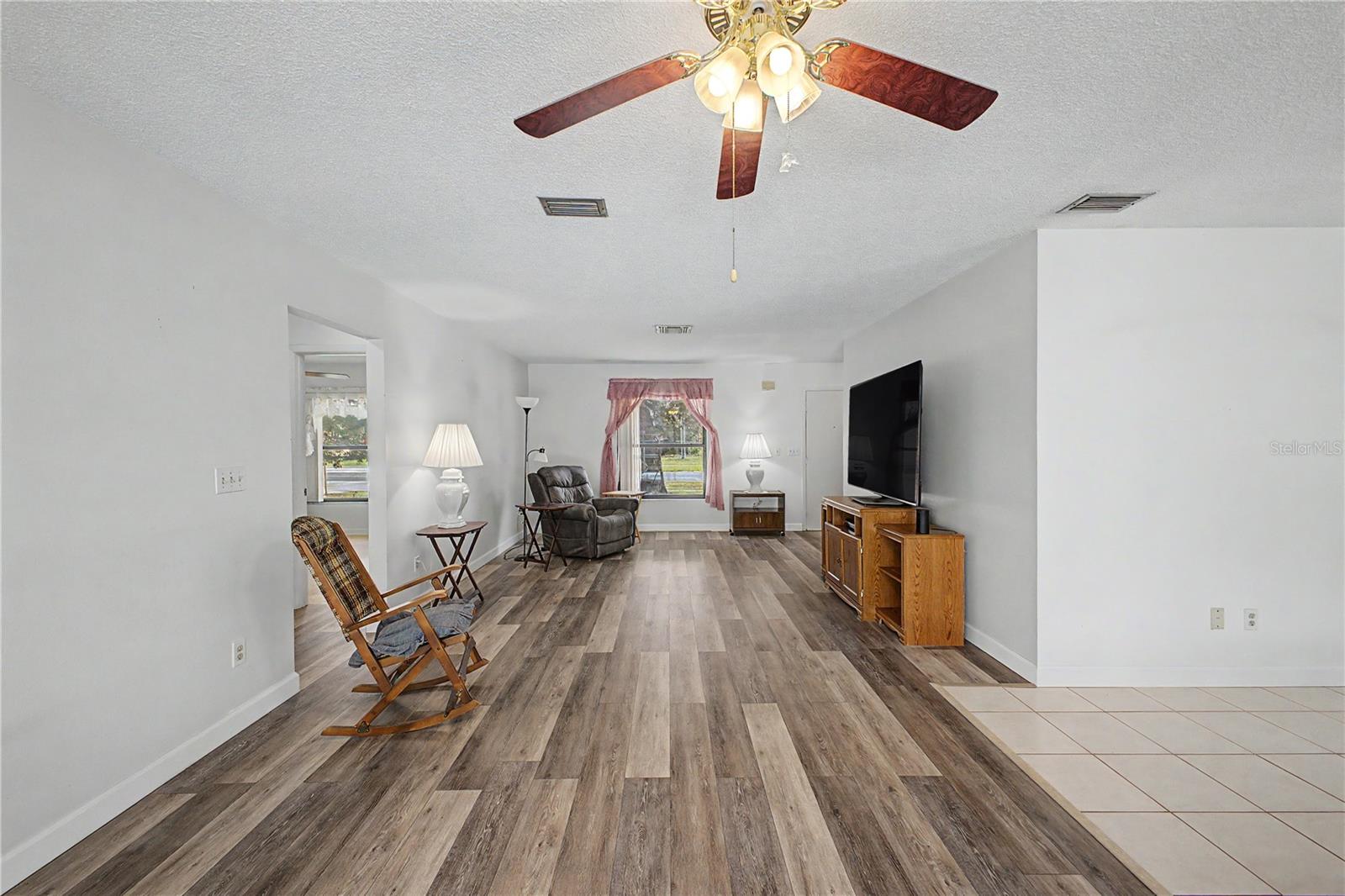 SPRING HILL - Residential