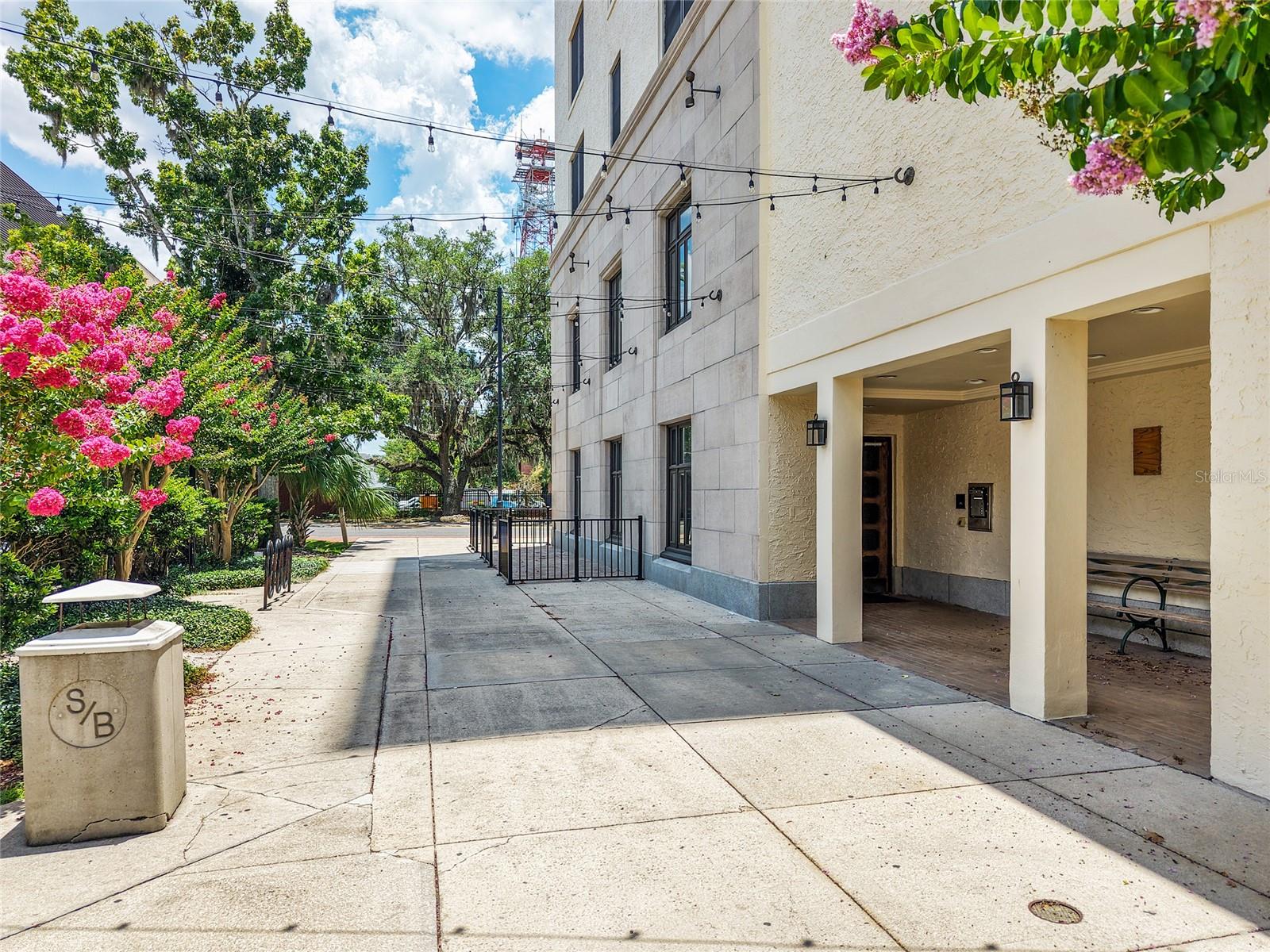 SEAGLE BUILDING - Residential