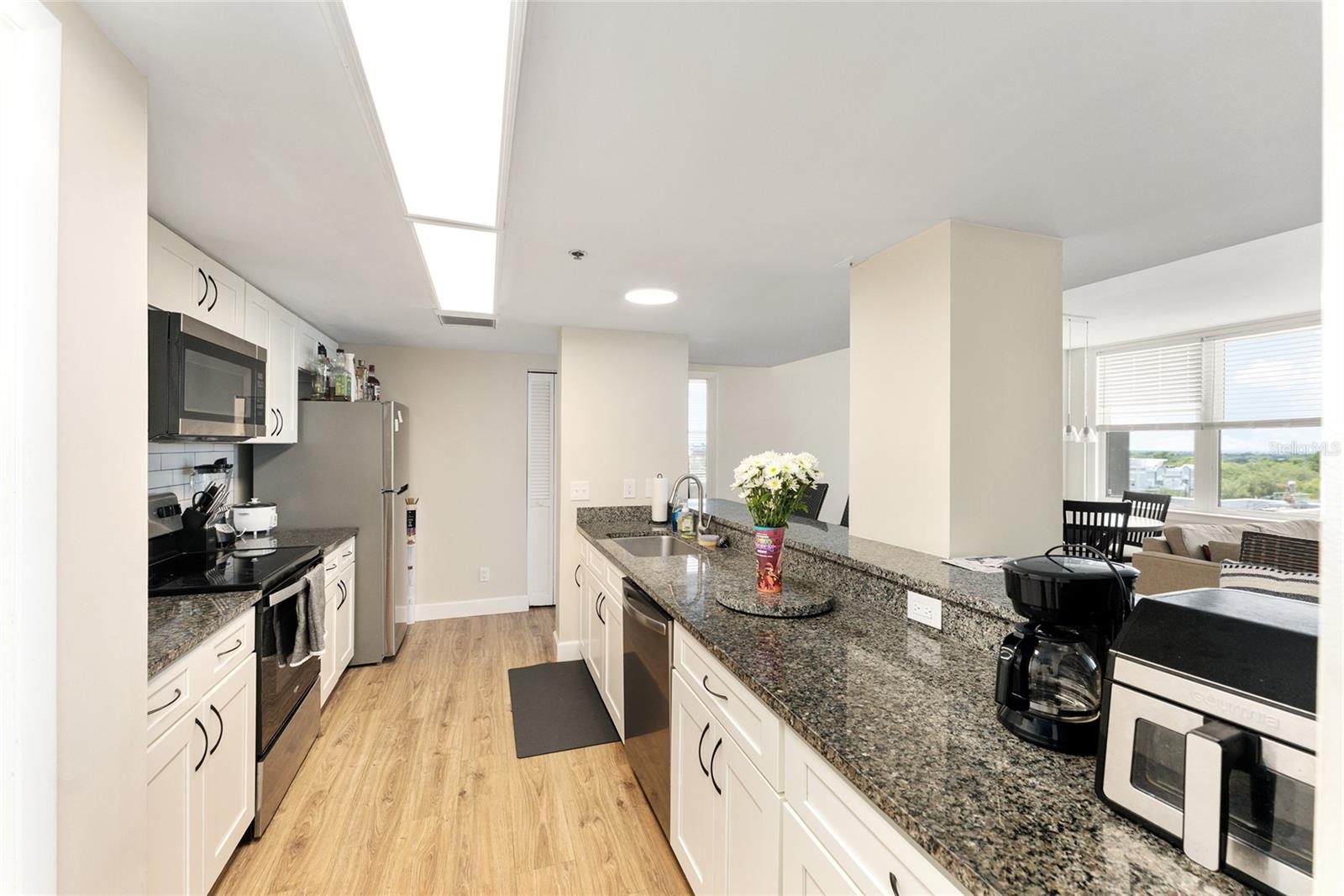 SEAGLE BUILDING - Residential
