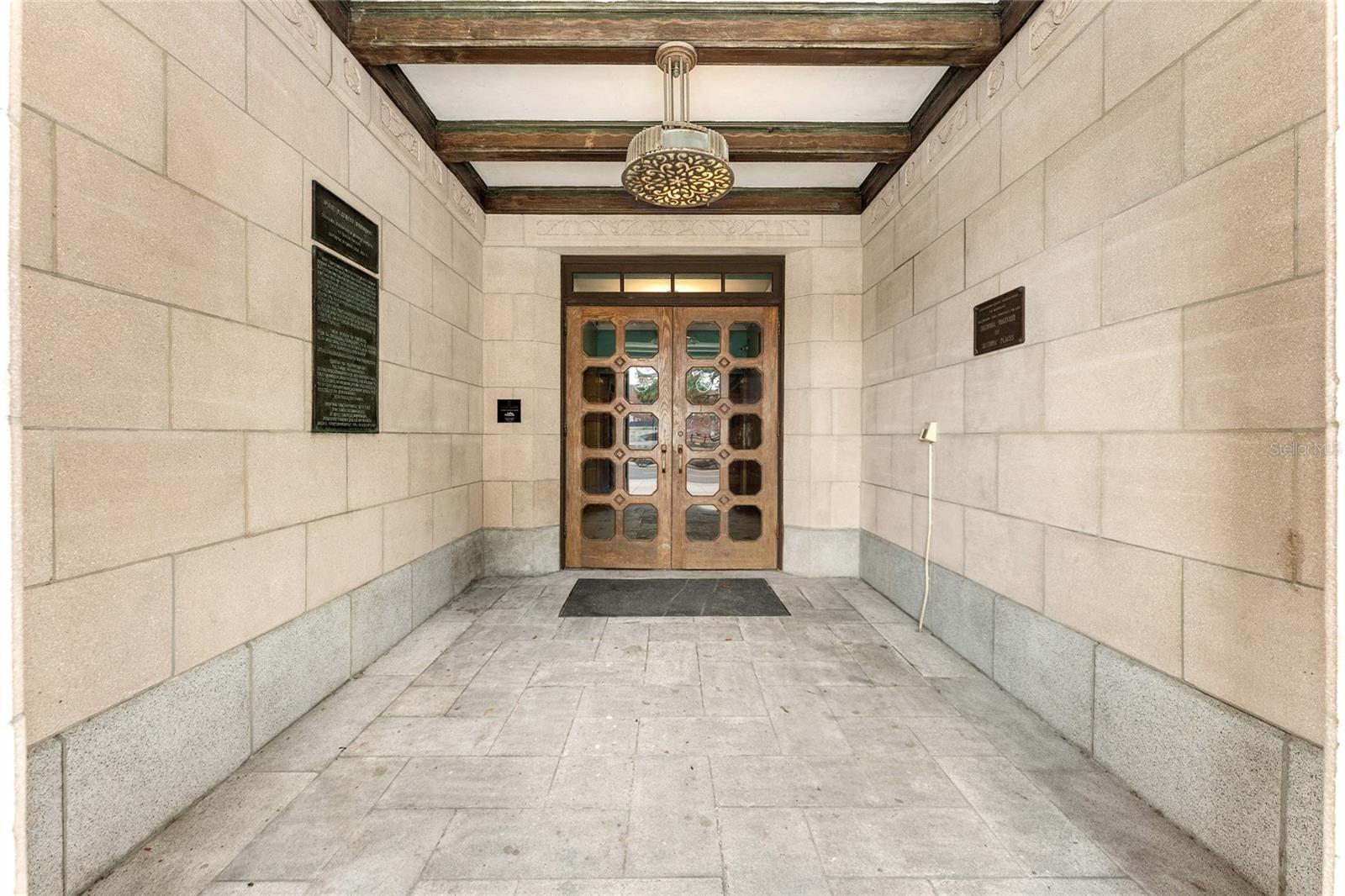 SEAGLE BUILDING - Residential