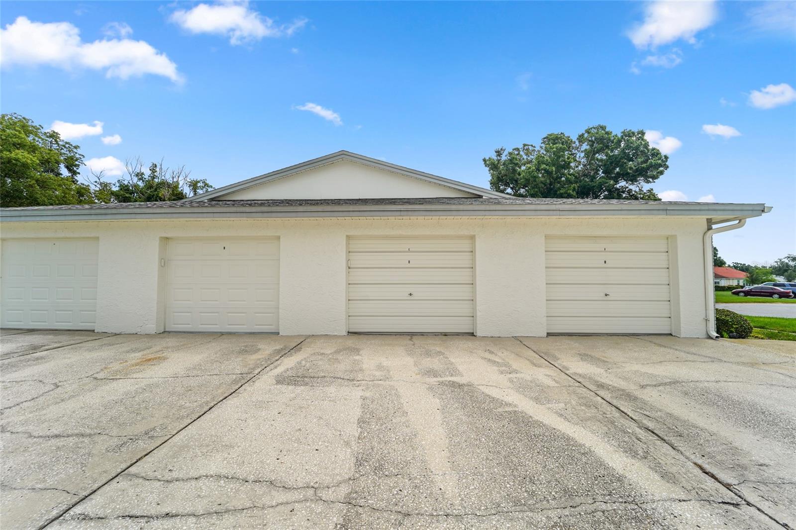HIGHLAND LAKES VILLAS ON THE GREEN - Residential