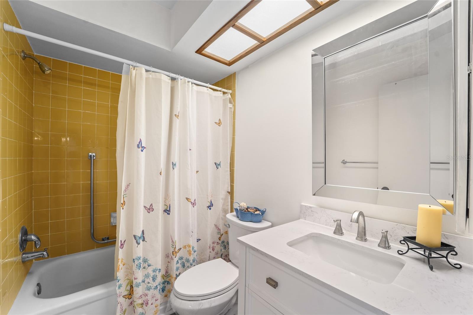 HIGHLAND LAKES VILLAS ON THE GREEN - Residential