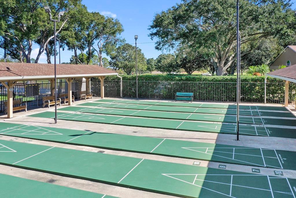 HIGHLAND LAKES VILLAS ON THE GREEN - Residential