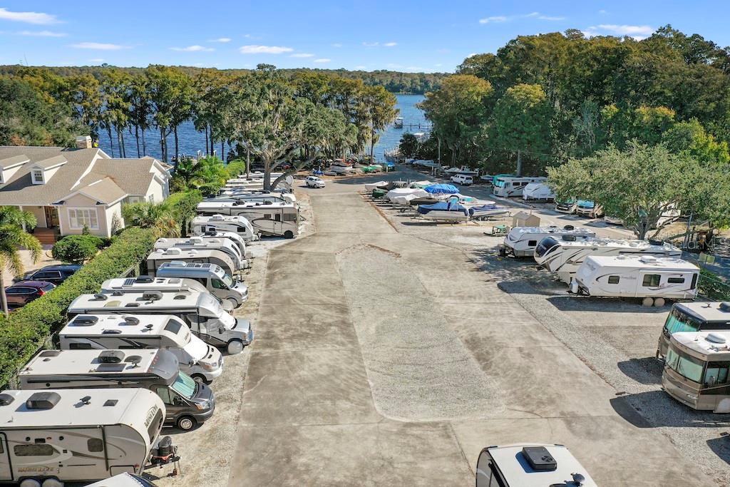 HIGHLAND LAKES VILLAS ON THE GREEN - Residential