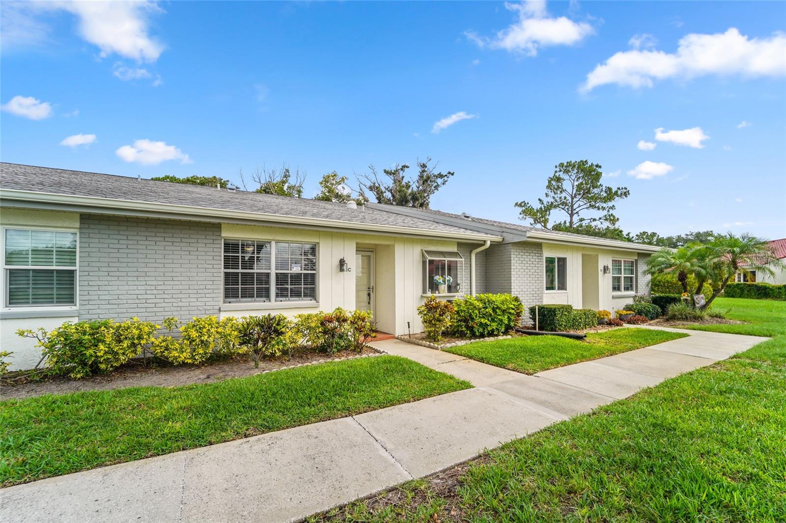 HIGHLAND LAKES VILLAS ON THE GREEN - Residential