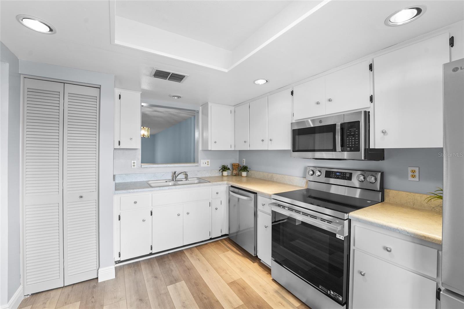 HIGHLAND LAKES VILLAS ON THE GREEN - Residential