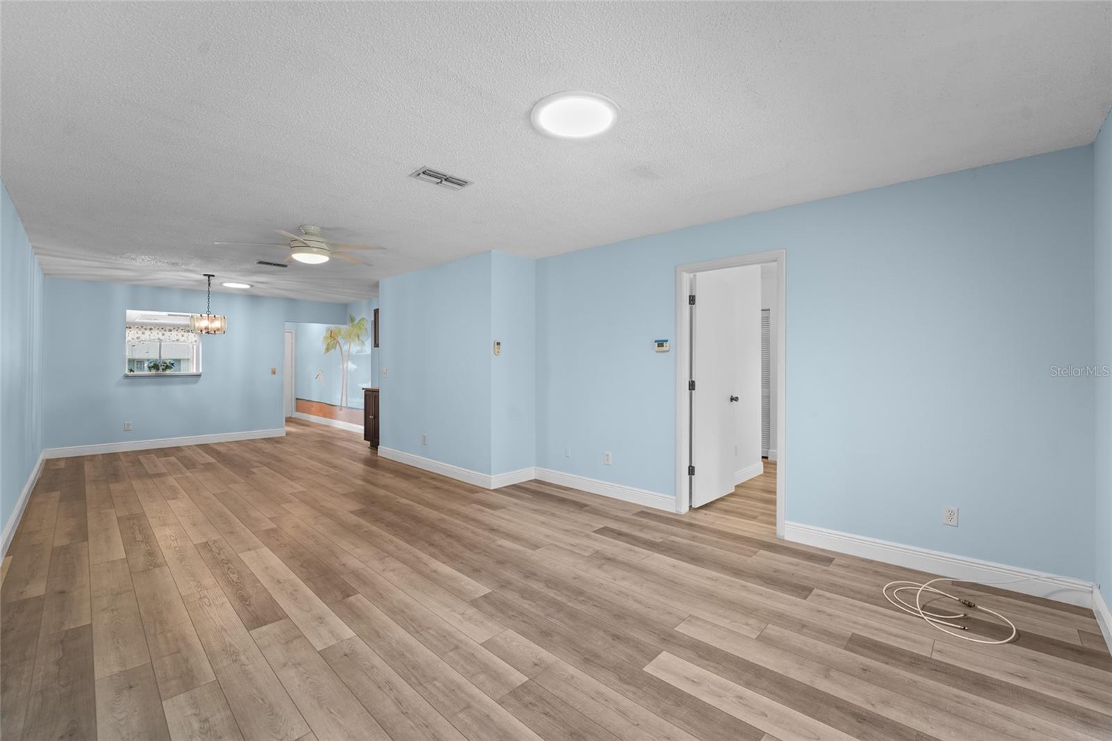HIGHLAND LAKES VILLAS ON THE GREEN - Residential