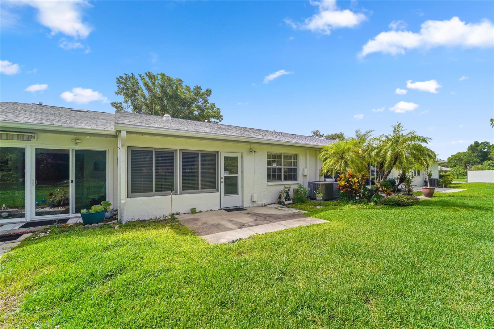 HIGHLAND LAKES VILLAS ON THE GREEN - Residential