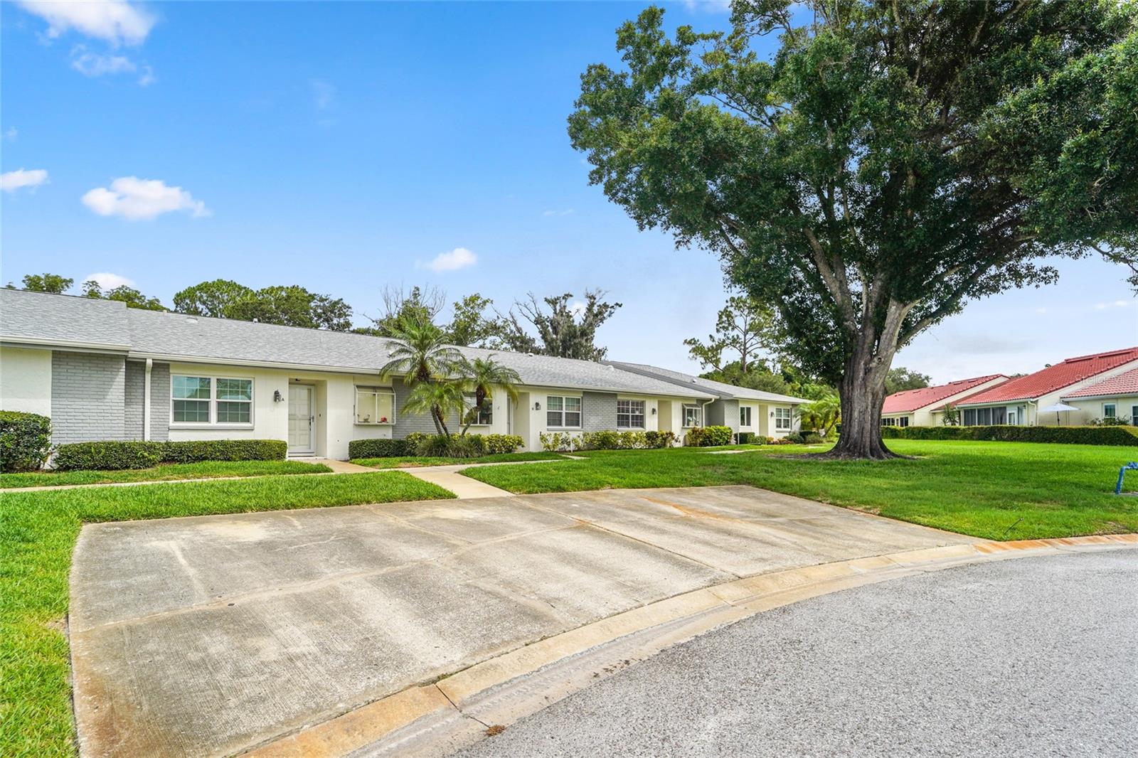 HIGHLAND LAKES VILLAS ON THE GREEN - Residential