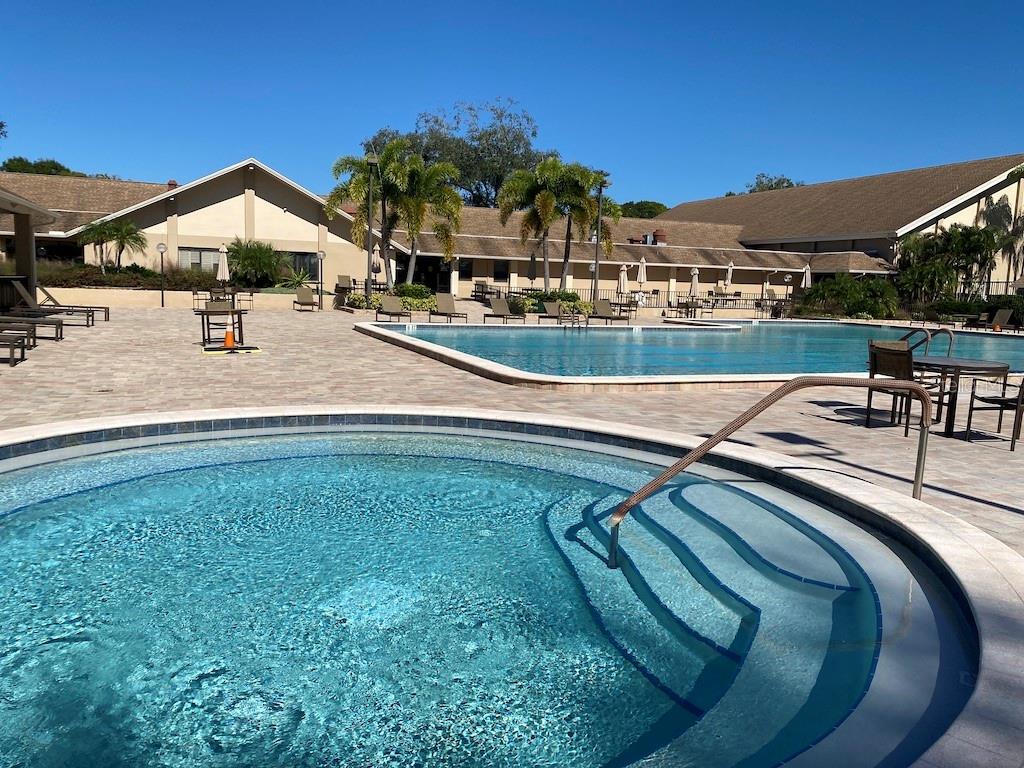 HIGHLAND LAKES VILLAS ON THE GREEN - Residential
