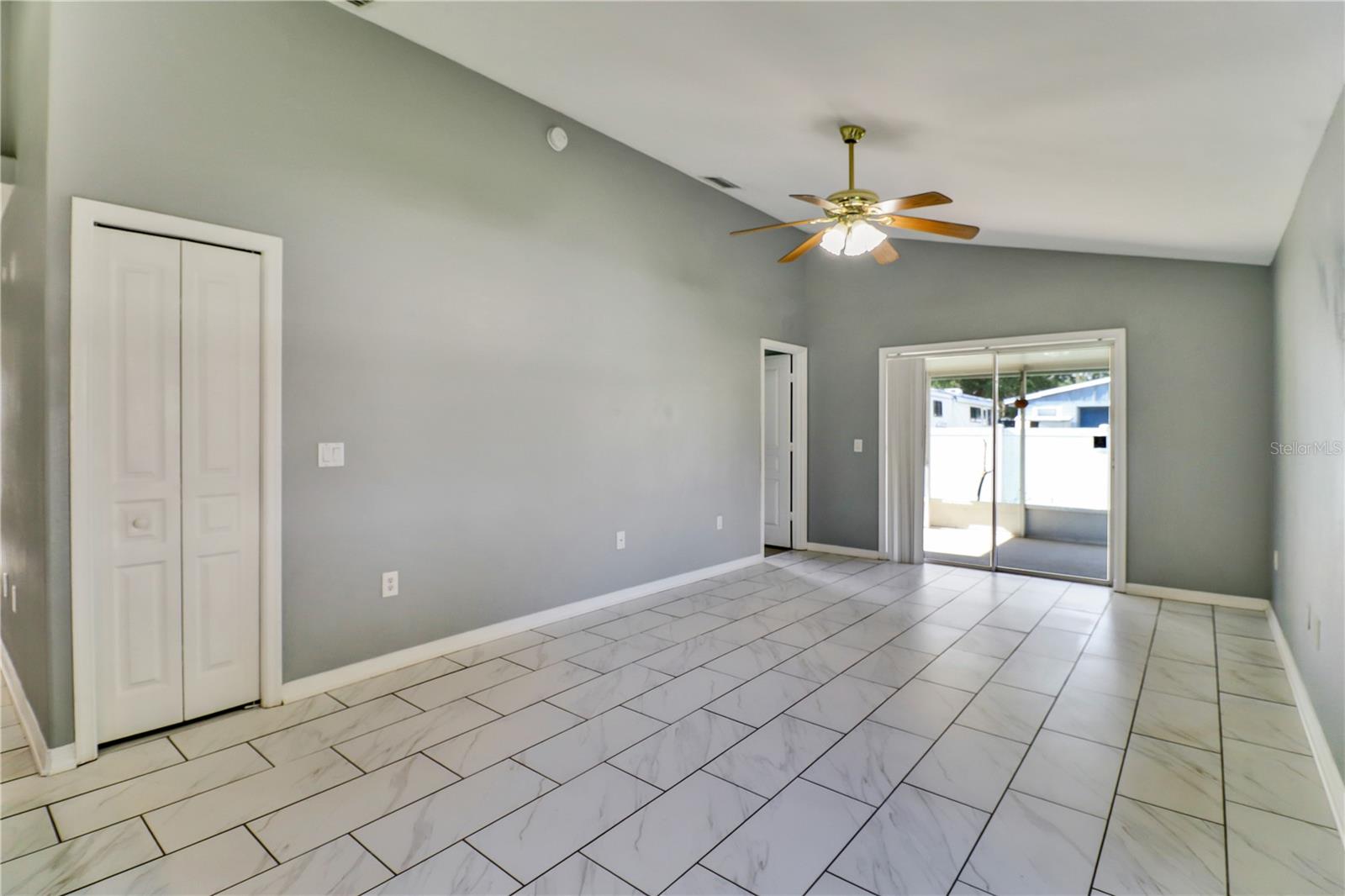 PINE ISLE - Residential