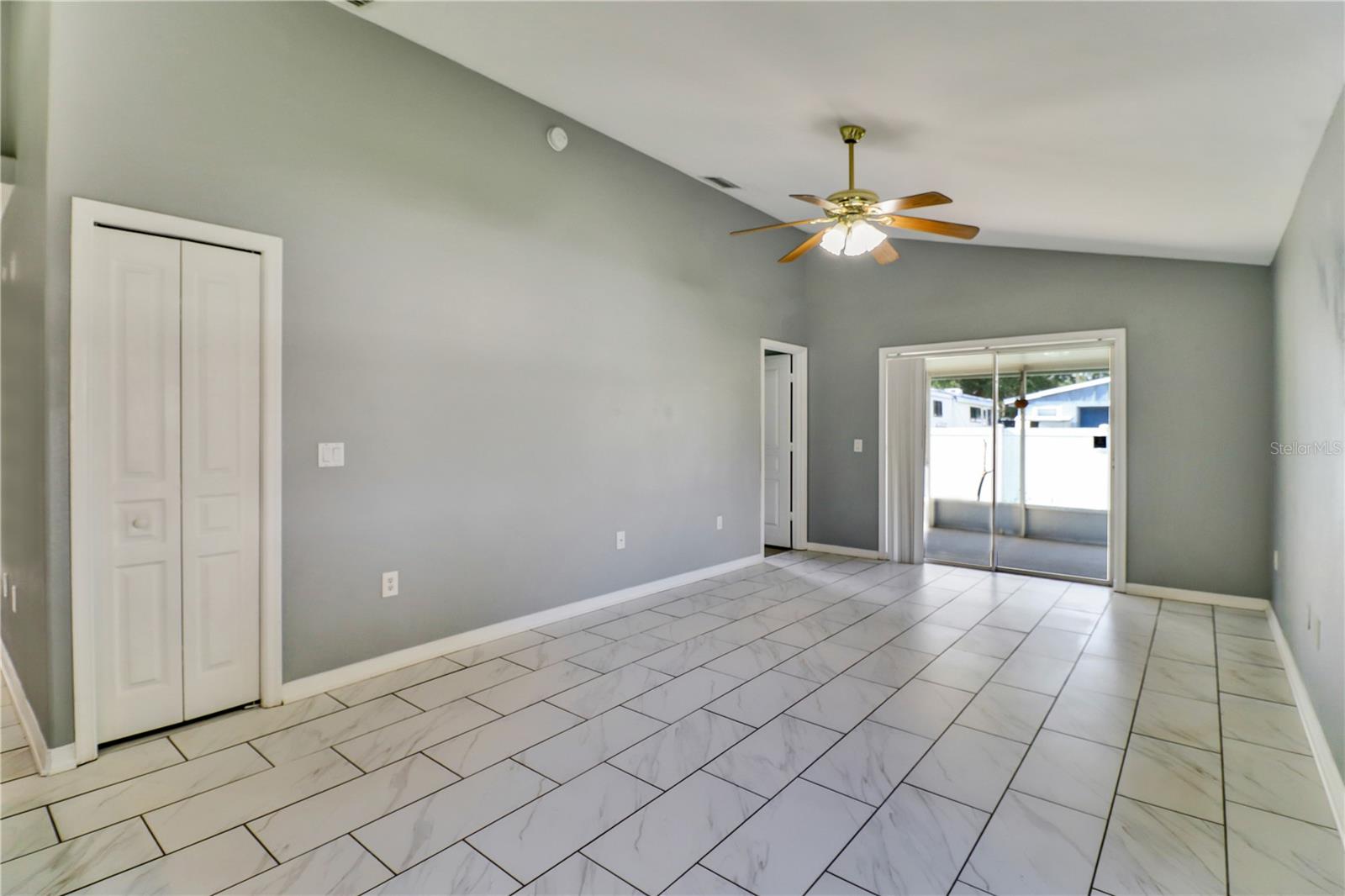 PINE ISLE - Residential