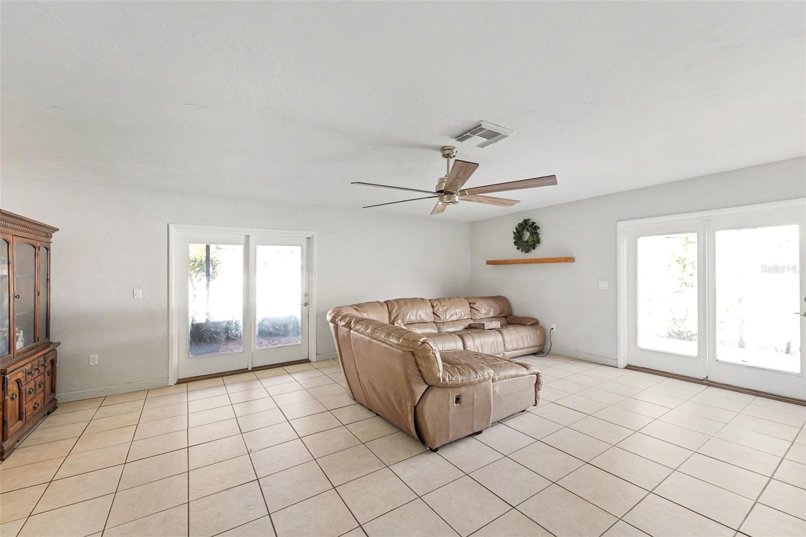 PINELLAS FARMS - Residential