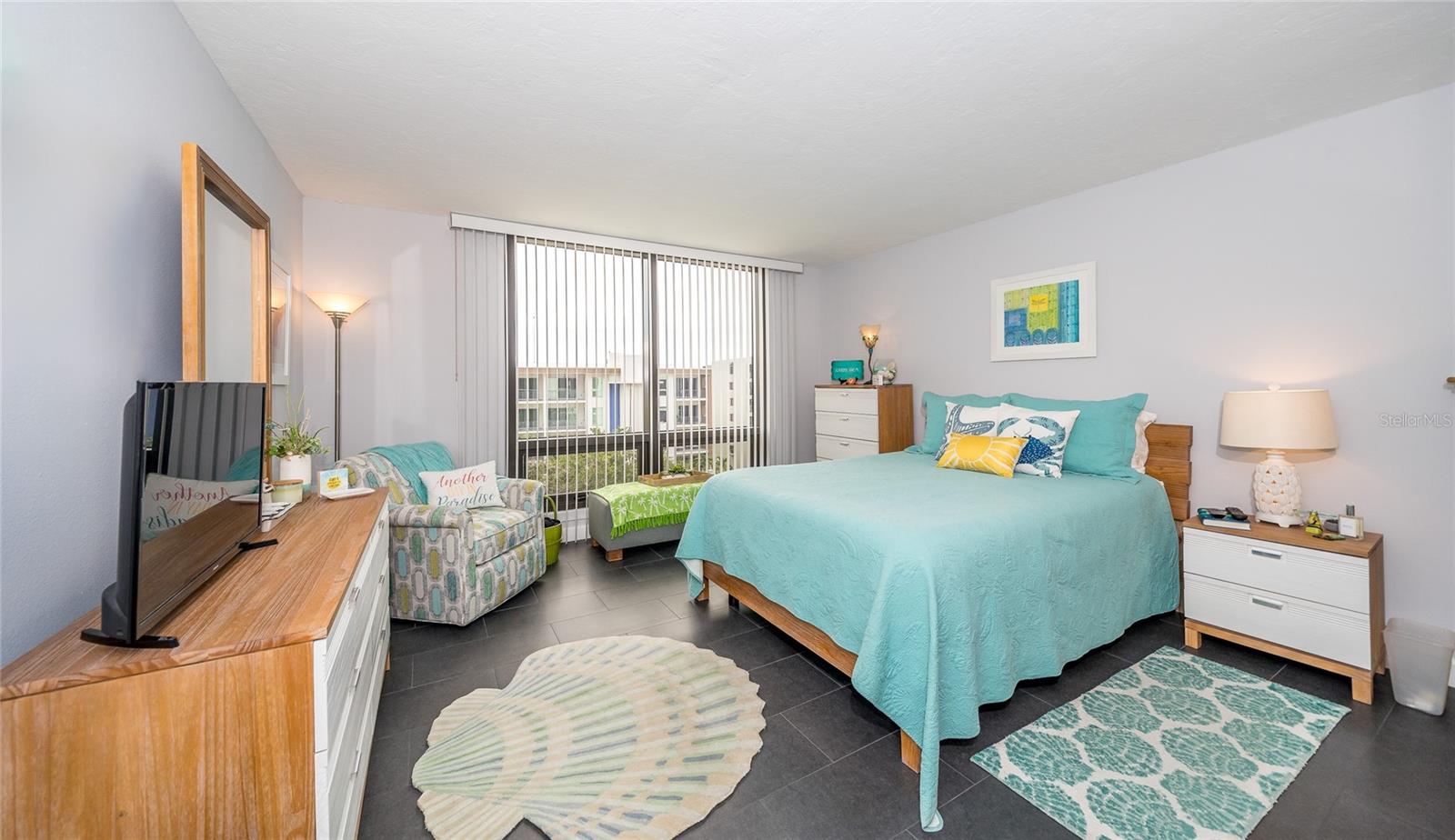 ESSEX HOUSE - Residential