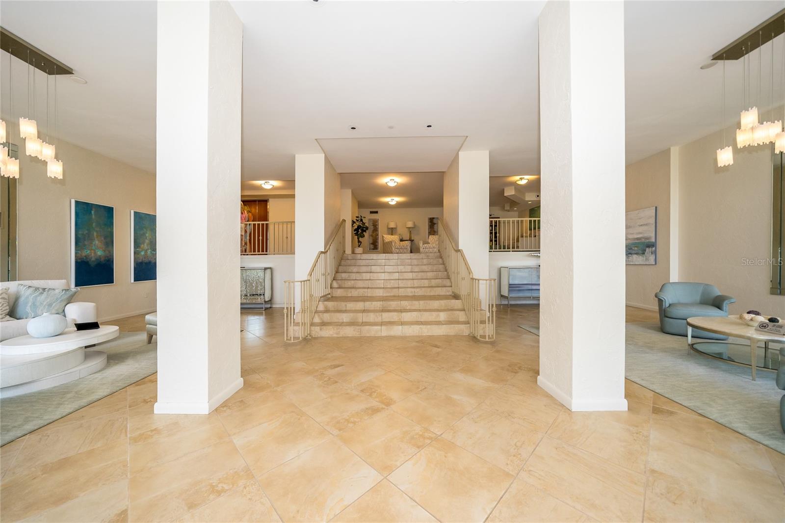 ESSEX HOUSE - Residential
