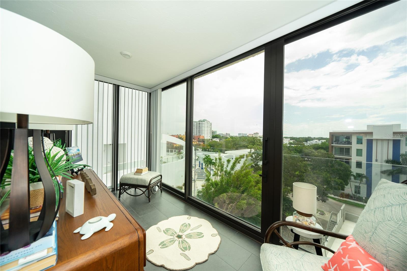 ESSEX HOUSE - Residential