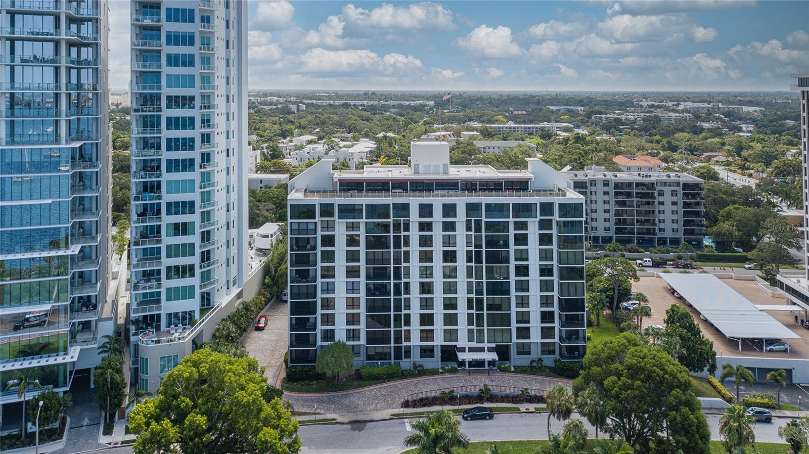 ESSEX HOUSE - Residential