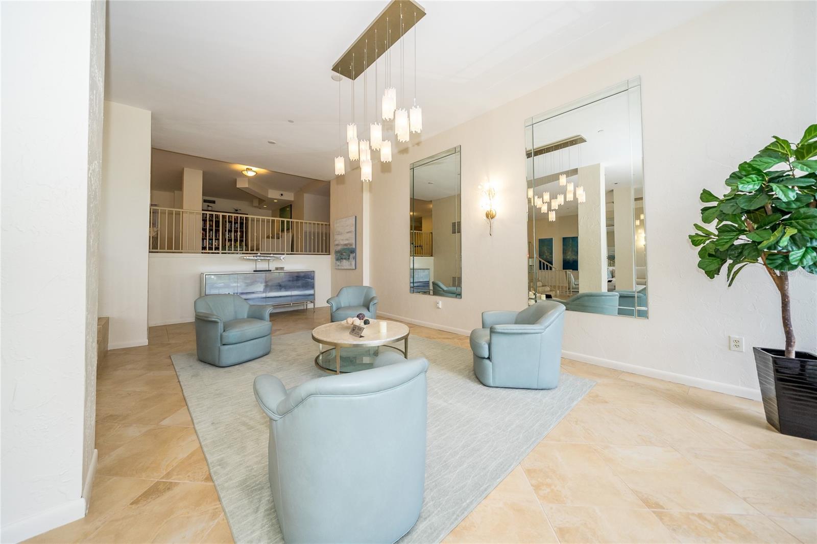 ESSEX HOUSE - Residential