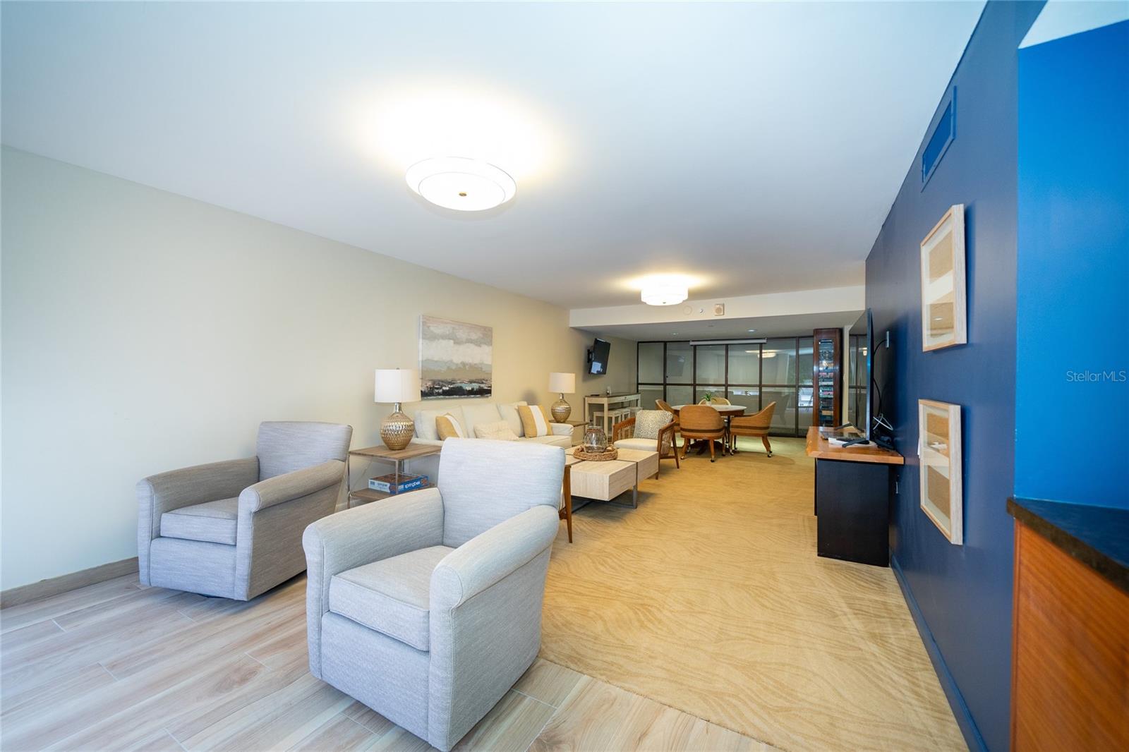 ESSEX HOUSE - Residential