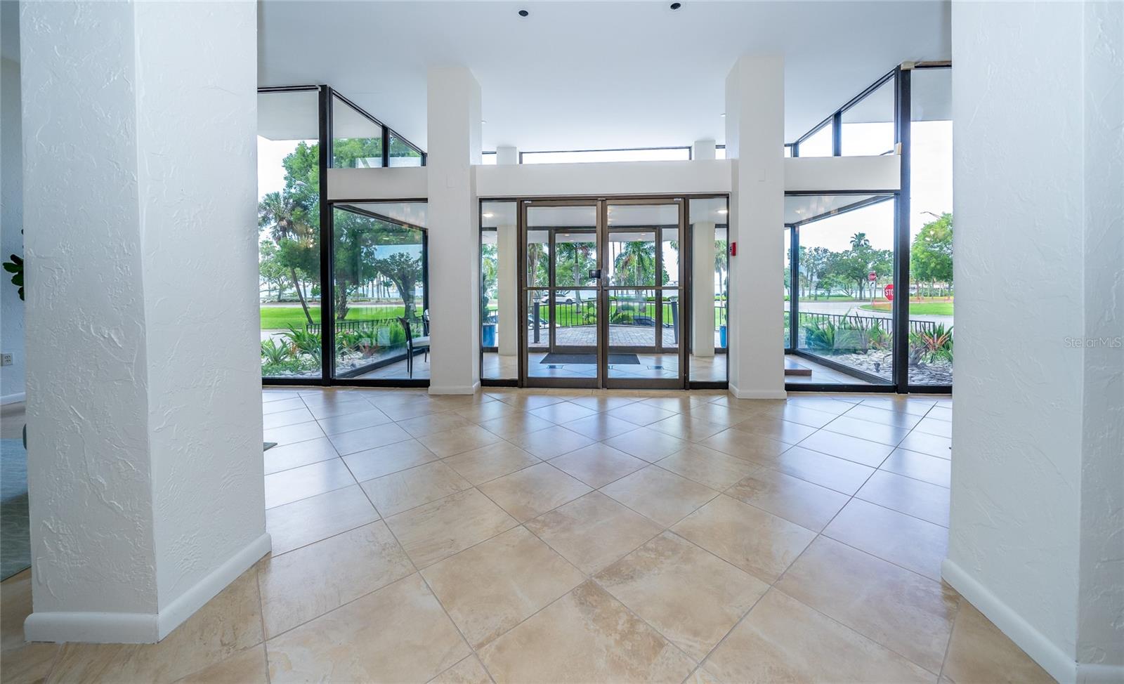 ESSEX HOUSE - Residential
