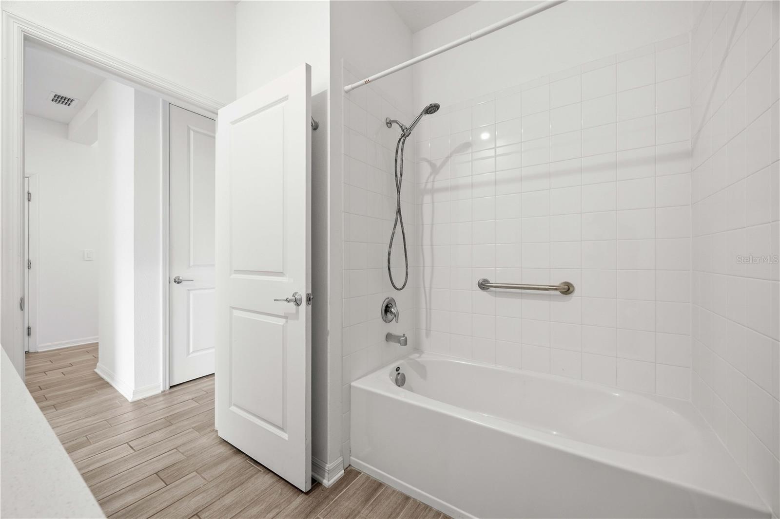INMAN GROVES - Residential Lease