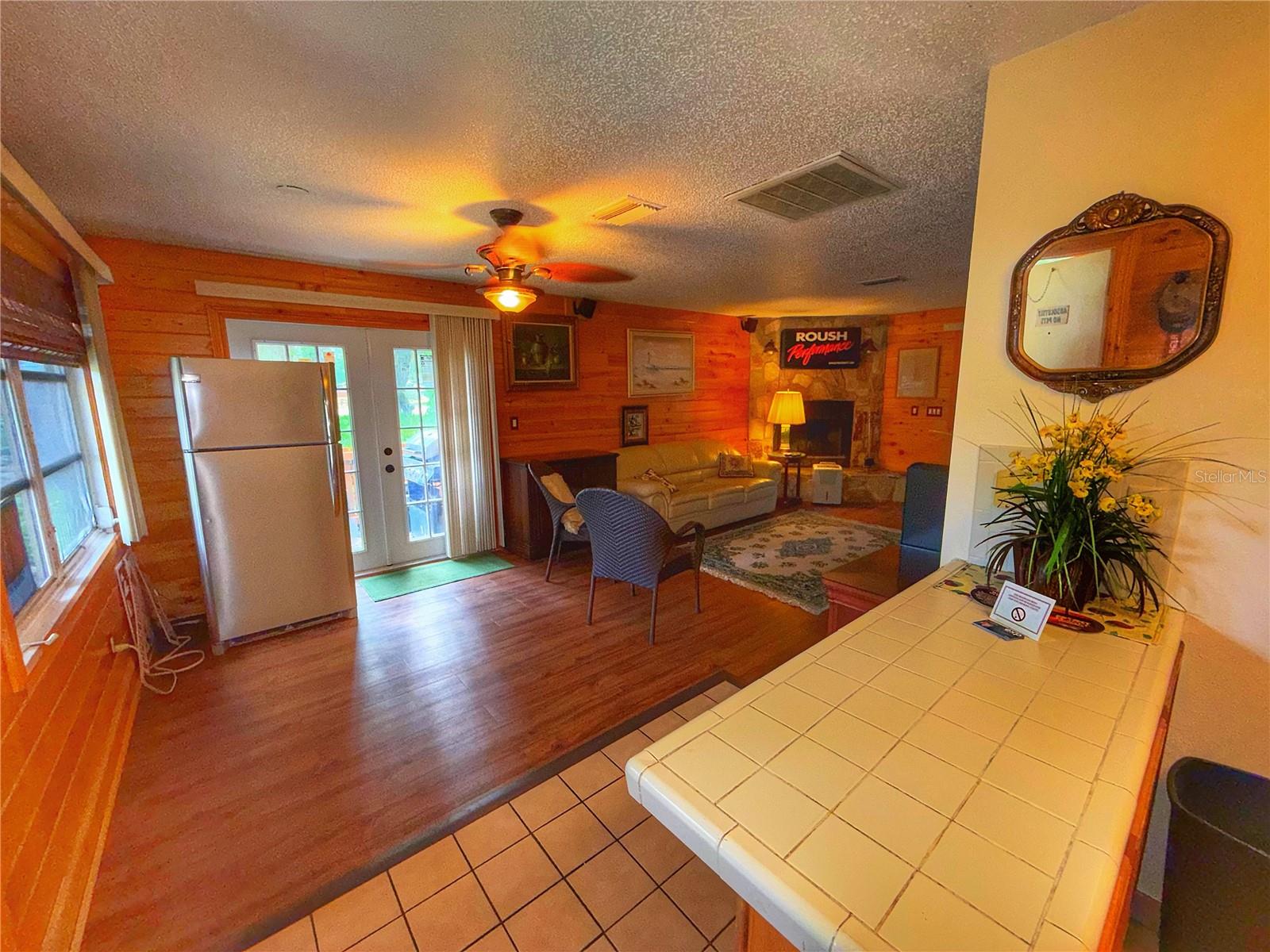 OUTDOOR RESORTS RIVER RANCH INN & COTTAGES A CONDO - Residential