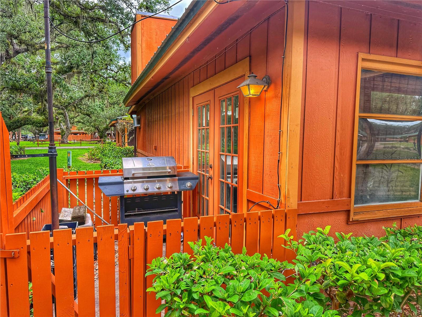 OUTDOOR RESORTS RIVER RANCH INN & COTTAGES A CONDO - Residential