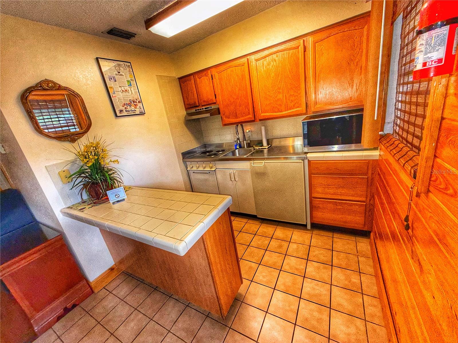 OUTDOOR RESORTS RIVER RANCH INN & COTTAGES A CONDO - Residential