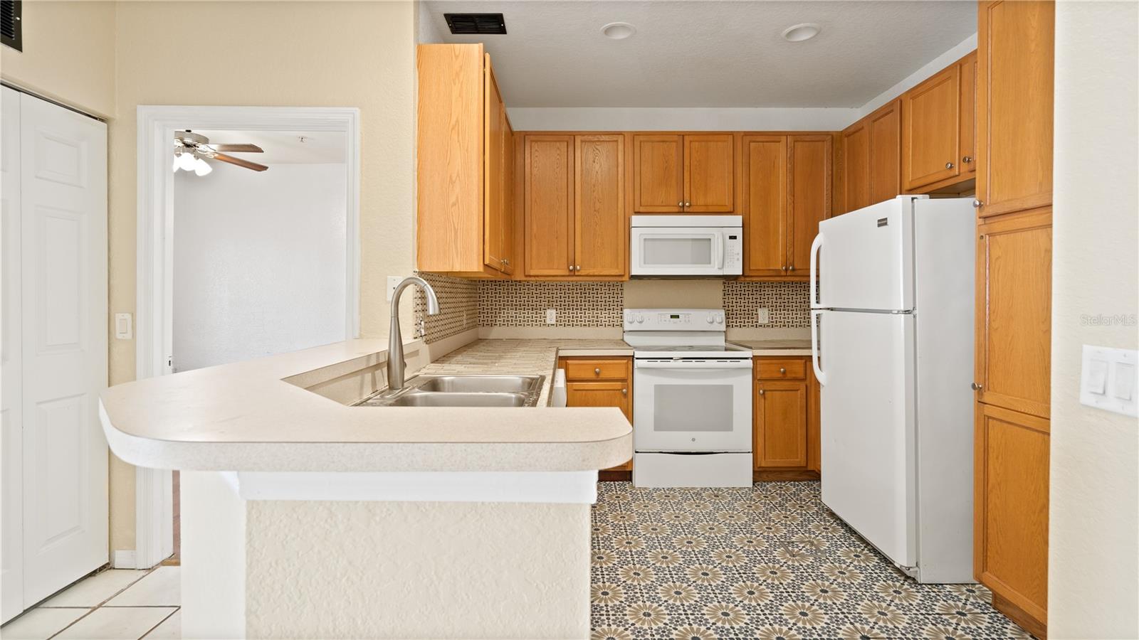ESTATES AT PARK CENTRAL - Residential