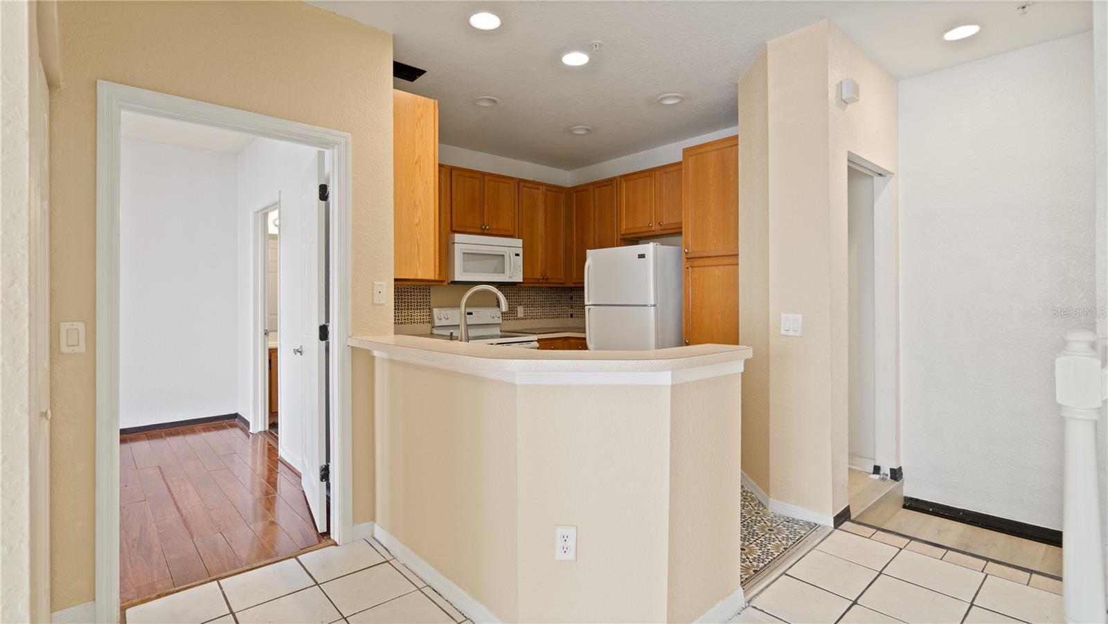 ESTATES AT PARK CENTRAL - Residential