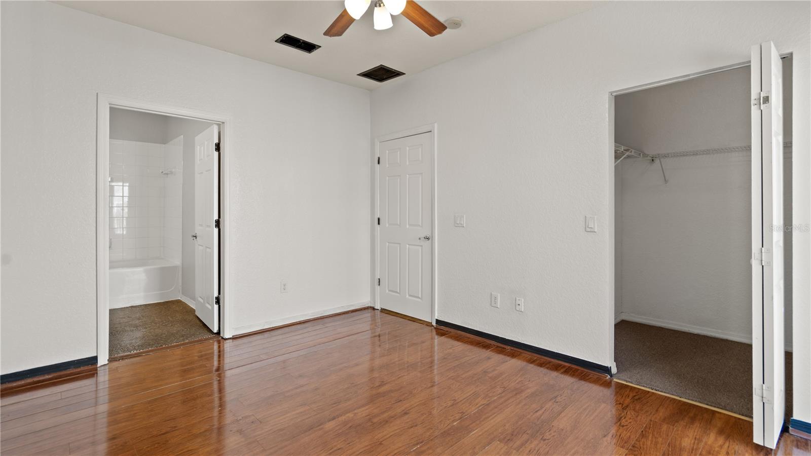 ESTATES AT PARK CENTRAL - Residential