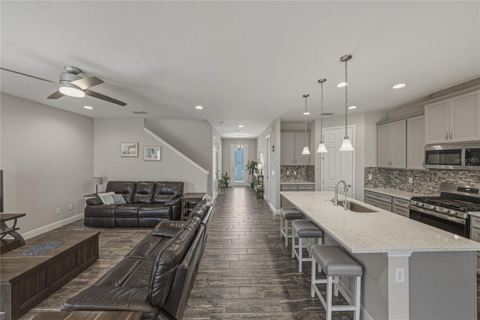 B & D HAWKSTONE PH I - Residential Lease