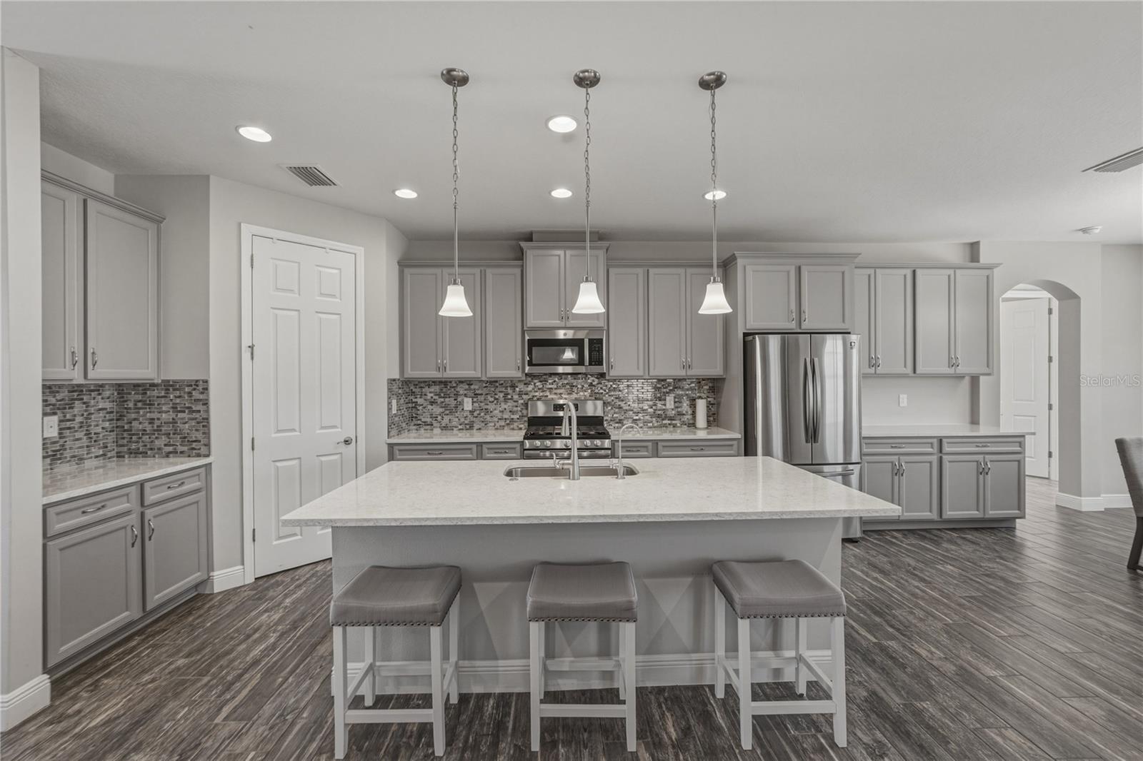 B & D HAWKSTONE PH I - Residential Lease