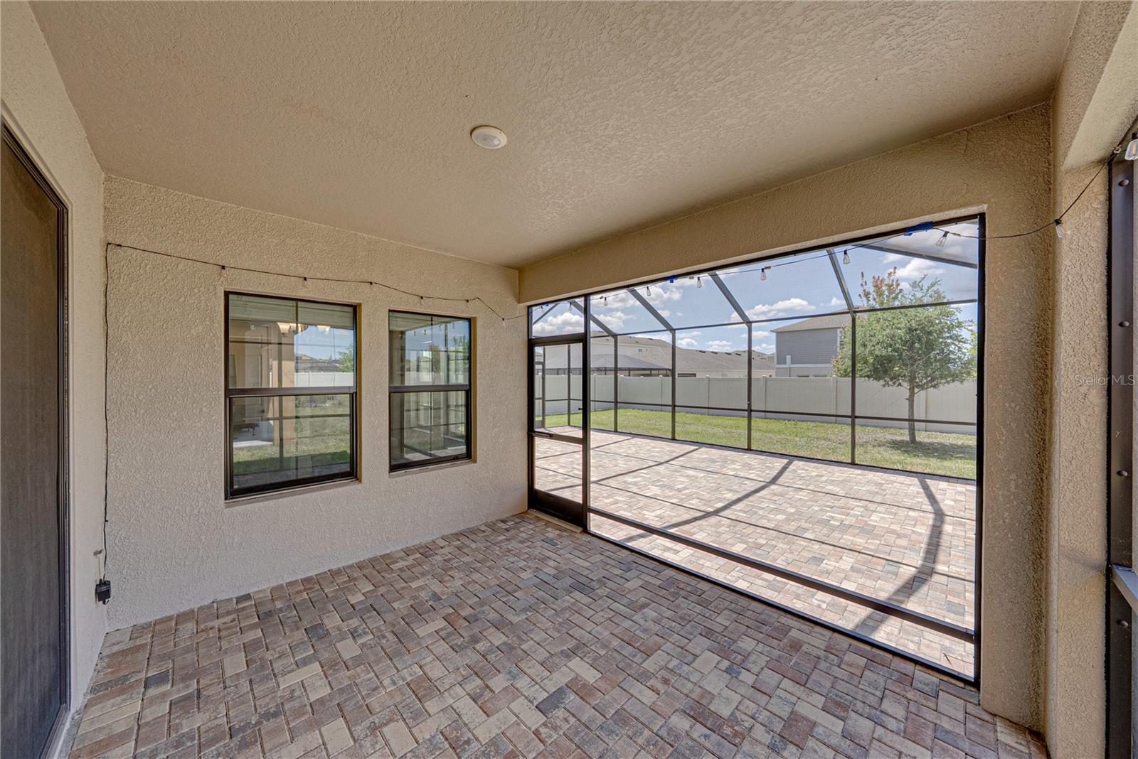B & D HAWKSTONE PH I - Residential Lease