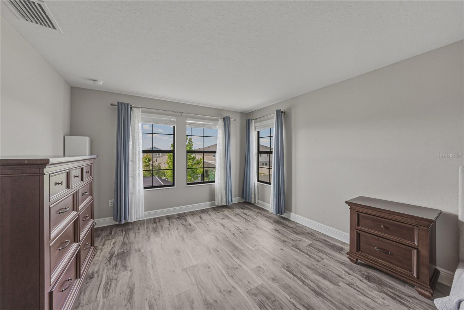 B & D HAWKSTONE PH I - Residential Lease