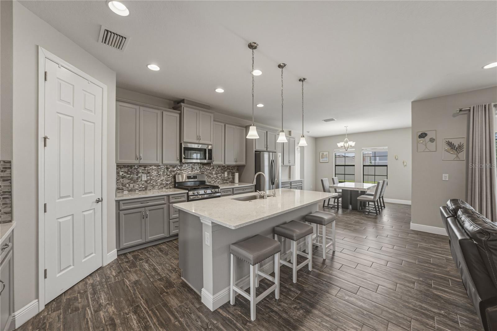 B & D HAWKSTONE PH I - Residential Lease