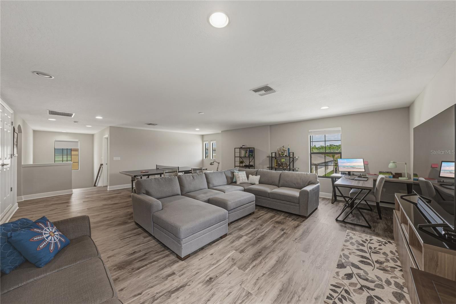 B & D HAWKSTONE PH I - Residential Lease