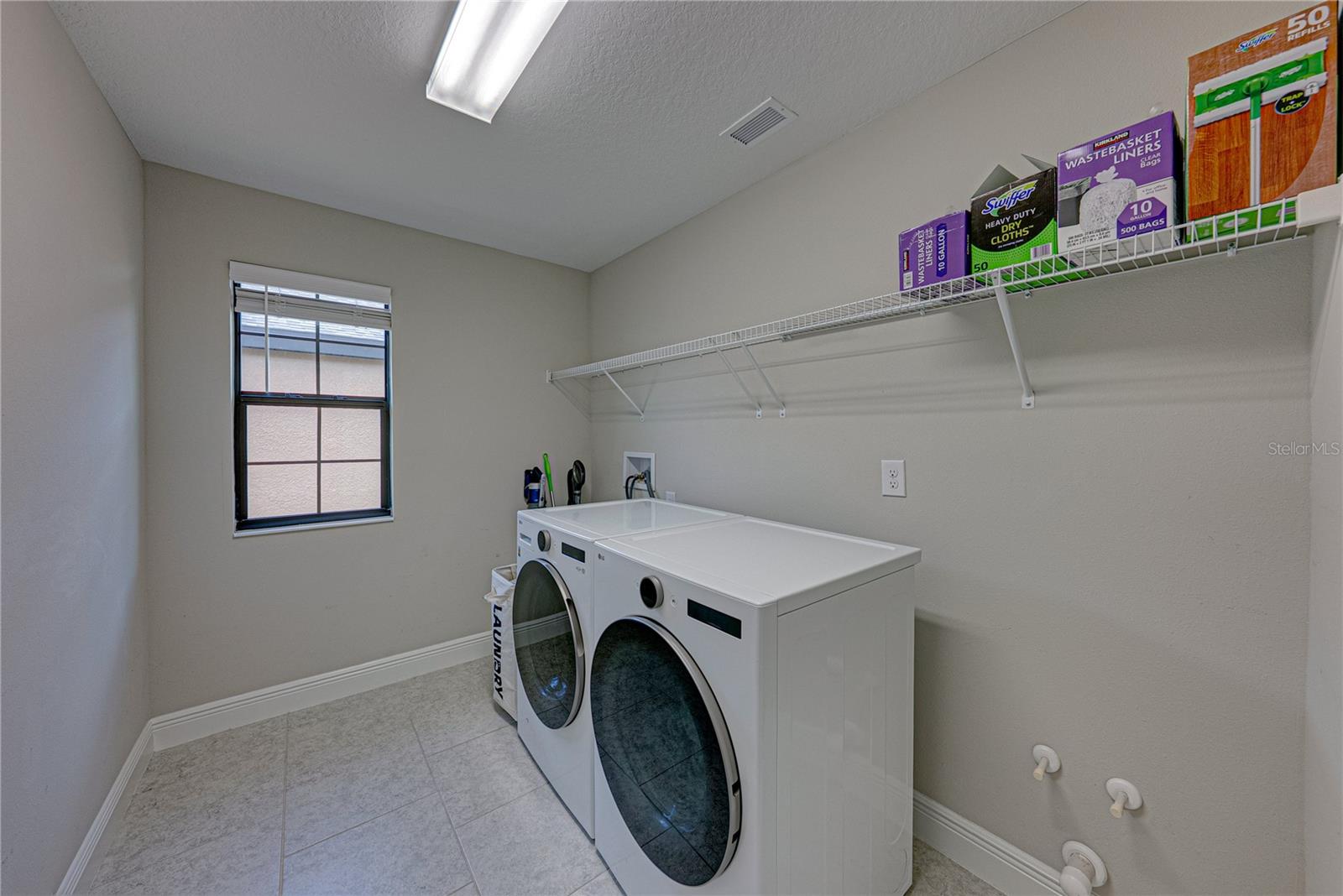 B & D HAWKSTONE PH I - Residential Lease
