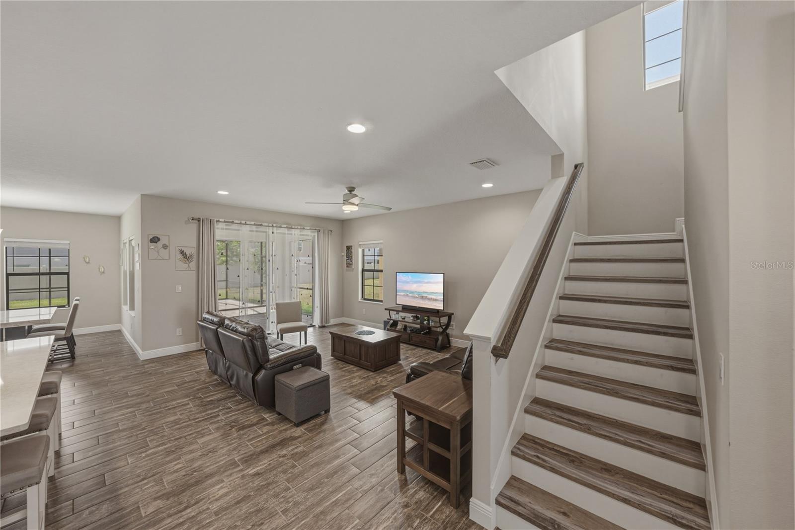 B & D HAWKSTONE PH I - Residential Lease