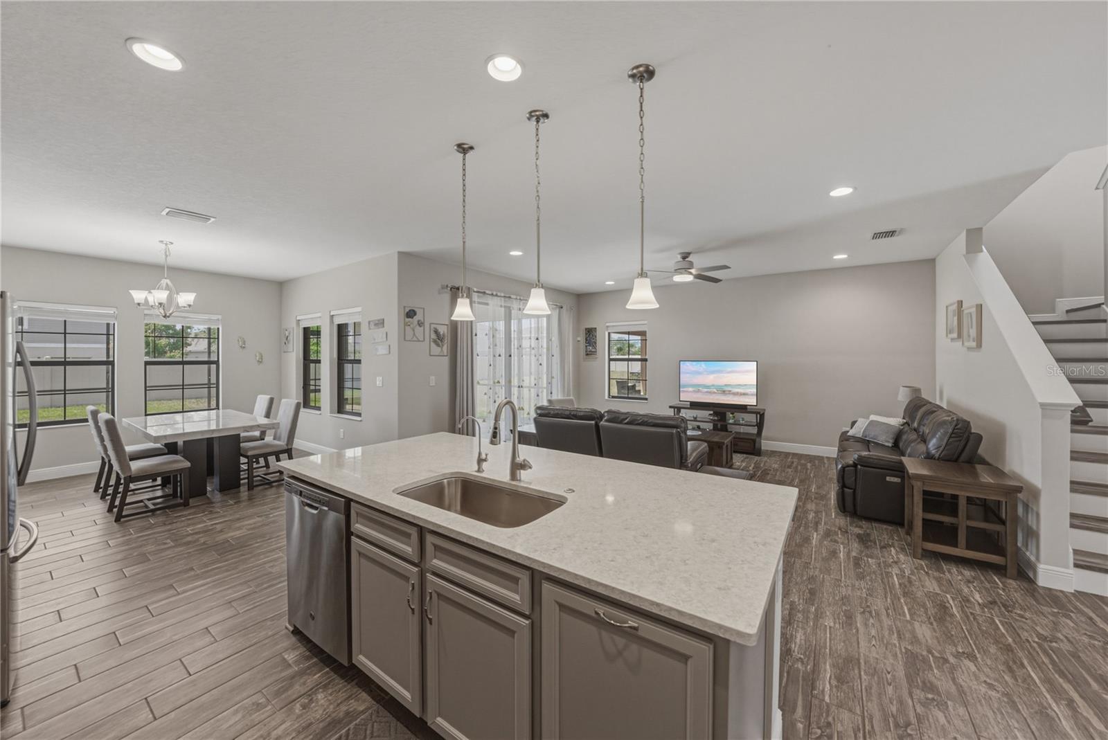 B & D HAWKSTONE PH I - Residential Lease