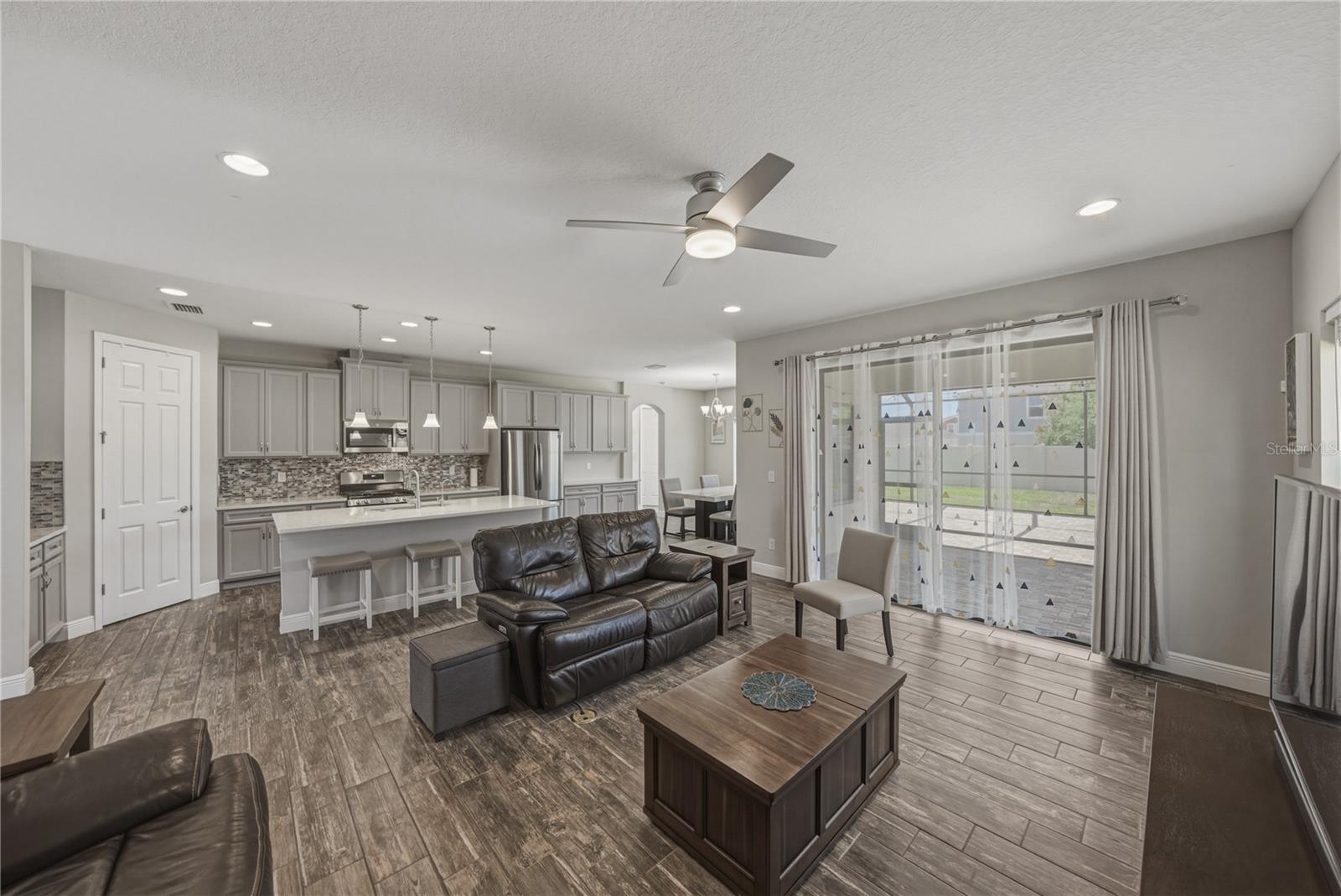 B & D HAWKSTONE PH I - Residential Lease