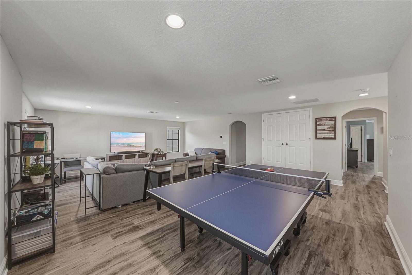 B & D HAWKSTONE PH I - Residential Lease