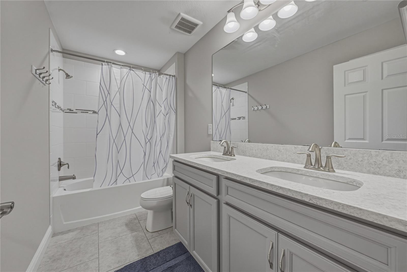 B & D HAWKSTONE PH I - Residential Lease