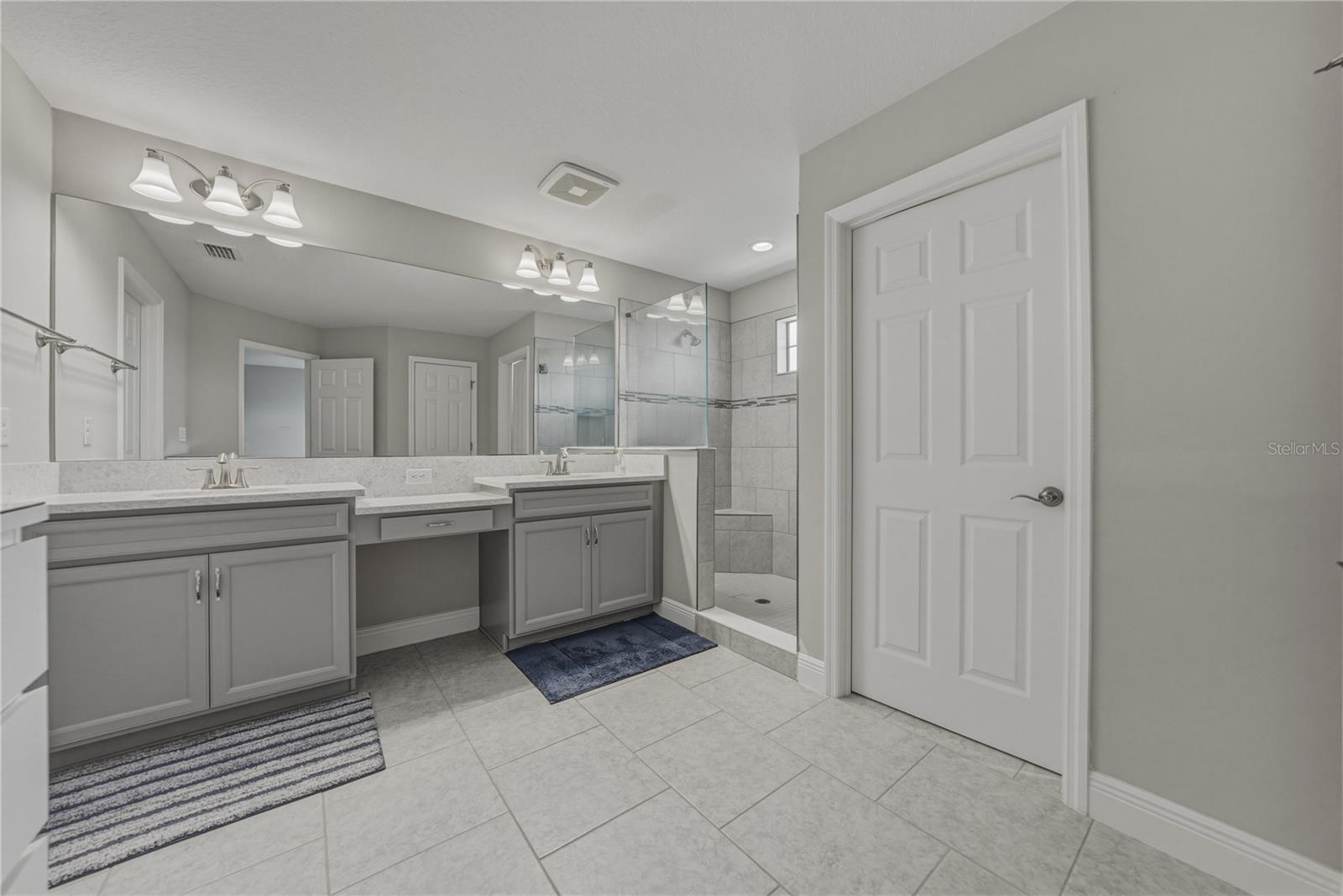 B & D HAWKSTONE PH I - Residential Lease