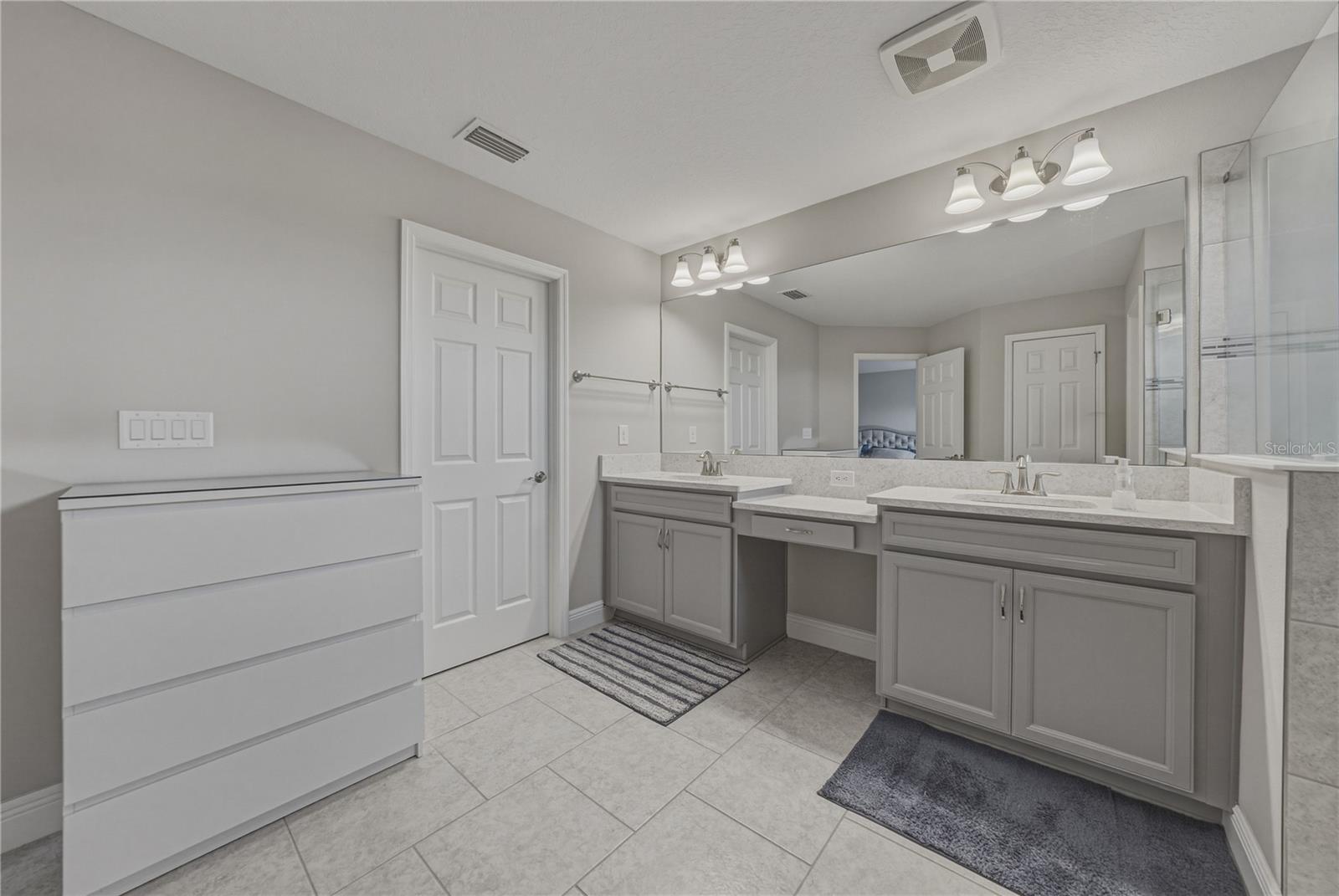 B & D HAWKSTONE PH I - Residential Lease