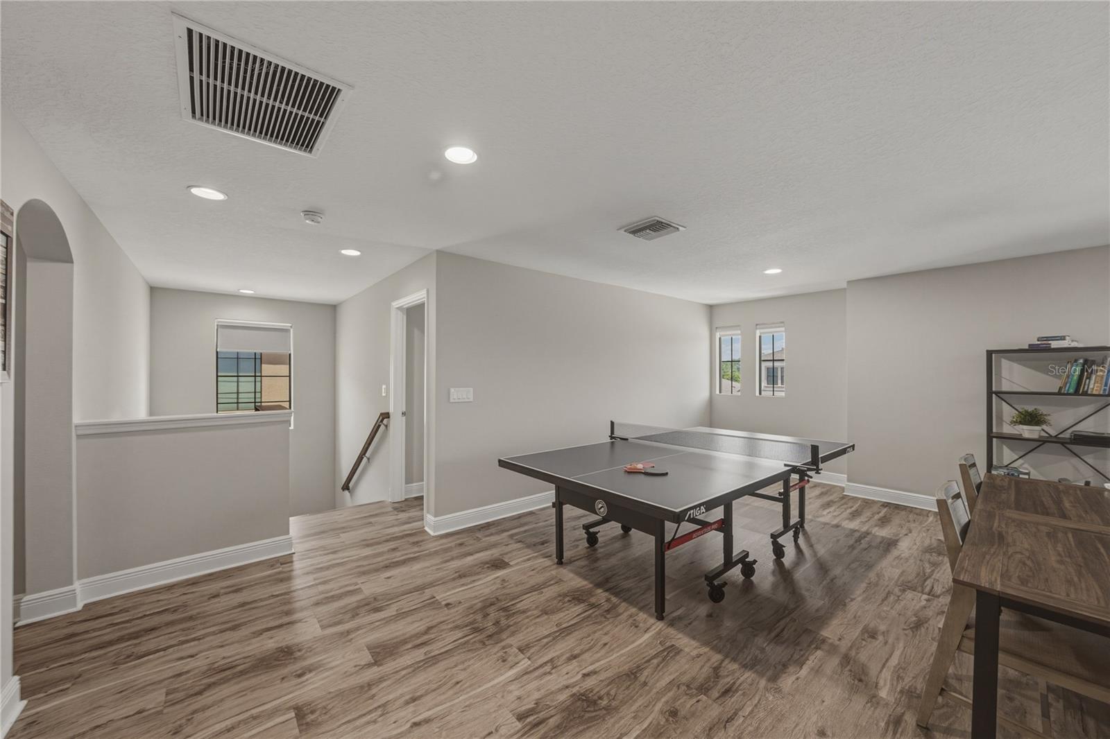 B & D HAWKSTONE PH I - Residential Lease