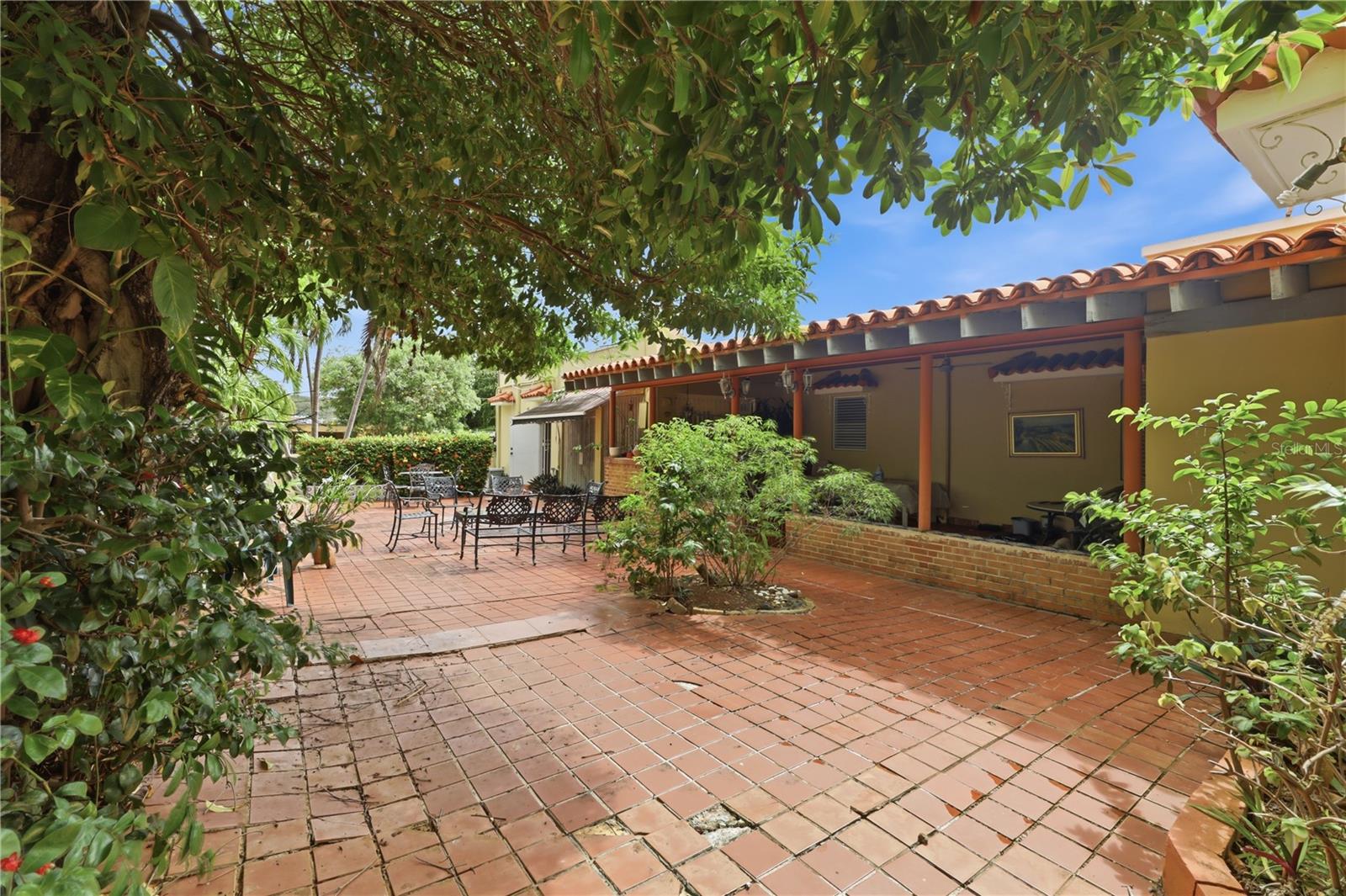 URB SANTA ISIDRA - Residential